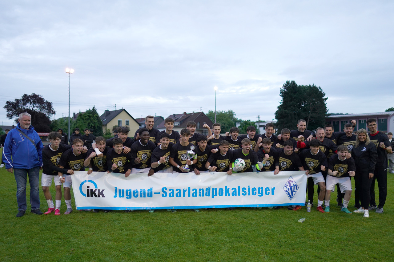 B-Junioren Der SV Elversberg Gewinnen IKK-Jugend-Saarlandpokal ...